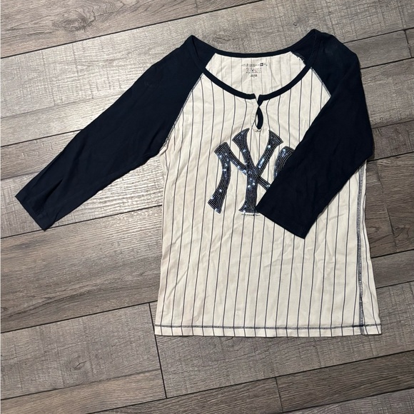 Yankees Half Sleeve Shirt - Picture 1 of 8